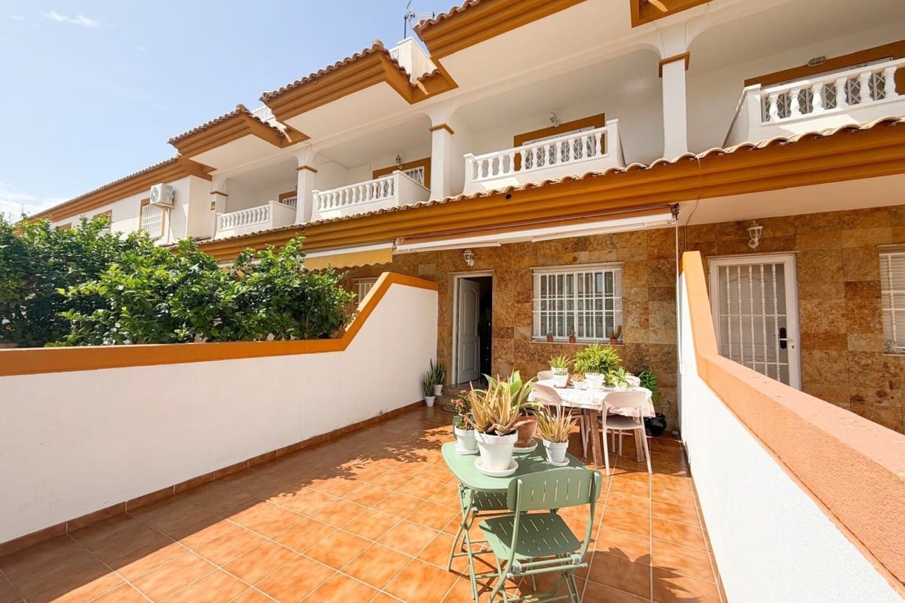 Casa de 3 habitaciones en Los Alcázares en venta con piscina - 249.995 € (Ref: 9996361)