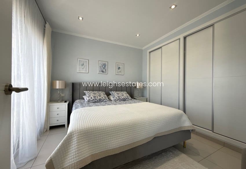 Casa de 3 habitaciones en Orihuela Costa en venta con piscina garaje - 379.000 € (Ref: 10019923)
