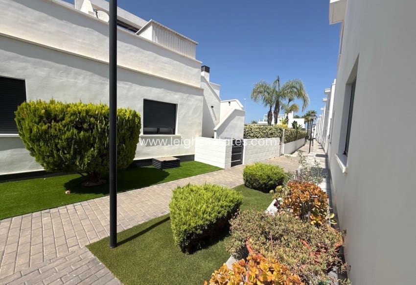 Casa de 3 habitaciones en Orihuela Costa en venta con piscina garaje - 379.000 € (Ref: 10019923)