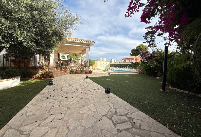 7 chambre Villa/Maison à vendre à Dehesa de Campoamor avec piscine garage - 1 190 000 € (Ref: 10148215)