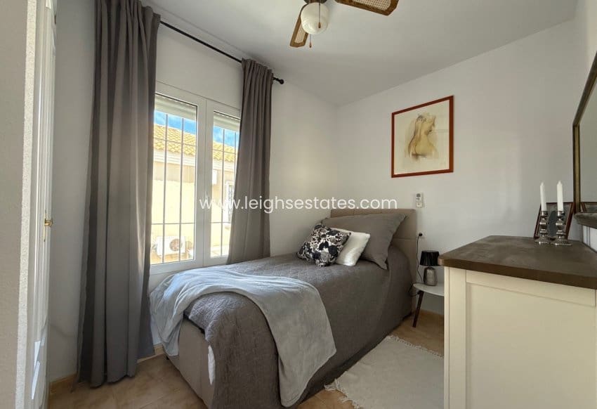 Chalet de 3 habitaciones en Dehesa de Campoamor en venta con piscina garaje - 350.000 € (Ref: 10150583)