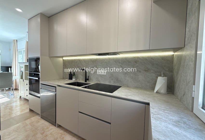 Chalet de 3 habitaciones en Dehesa de Campoamor en venta con piscina garaje - 350.000 € (Ref: 10150583)