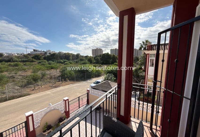Chalet de 3 habitaciones en Dehesa de Campoamor en venta con piscina garaje - 350.000 € (Ref: 10150583)