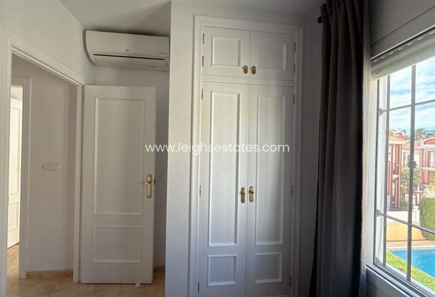 Chalet de 3 habitaciones en Dehesa de Campoamor en venta con piscina garaje - 350.000 € (Ref: 10150583)