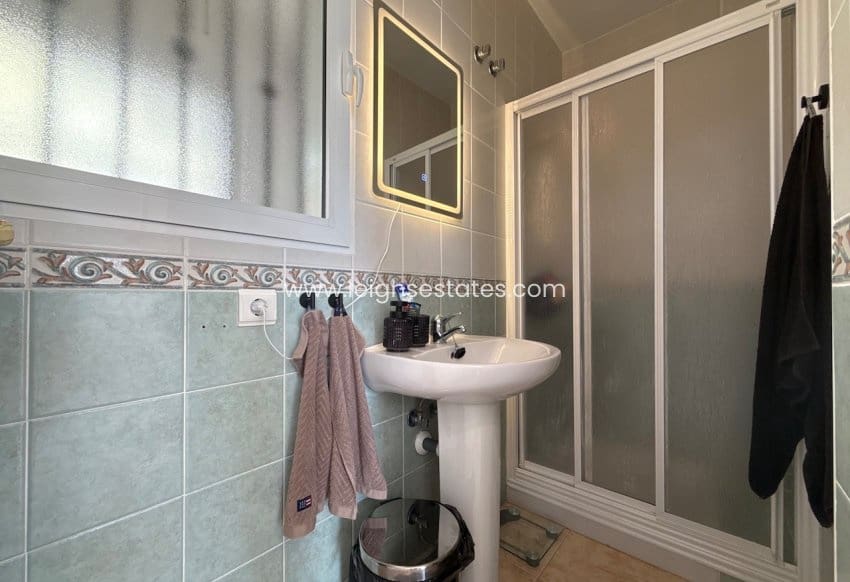 Chalet de 3 habitaciones en Dehesa de Campoamor en venta con piscina garaje - 350.000 € (Ref: 10150583)