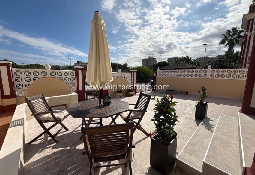 Chalet de 3 habitaciones en Dehesa de Campoamor en venta con piscina garaje - 350.000 € (Ref: 10150583)