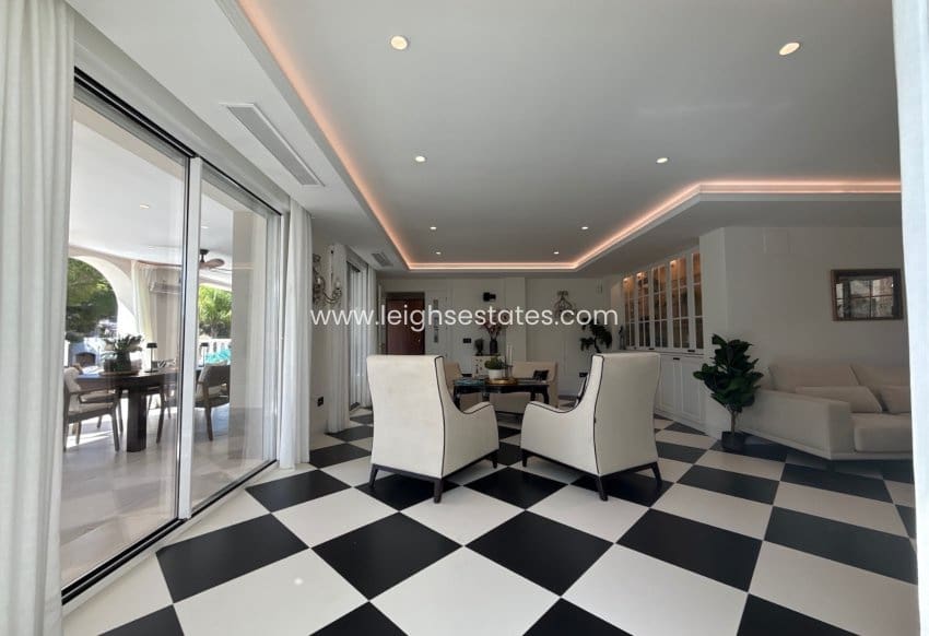 5 chambre Villa/Maison à vendre à Dehesa de Campoamor avec piscine garage - 2 150 000 € (Ref: 10173087)