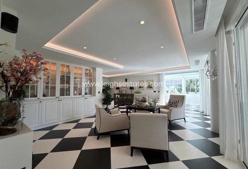 5 chambre Villa/Maison à vendre à Dehesa de Campoamor avec piscine garage - 2 150 000 € (Ref: 10173087)