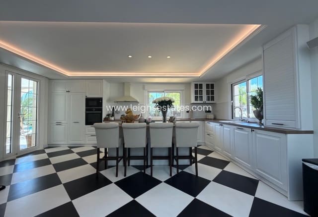 5 soveværelse Villa til salg i Dehesa de Campoamor, Orihuela med swimmingpool garage - € 2.150.000 (Ref: 10173087)