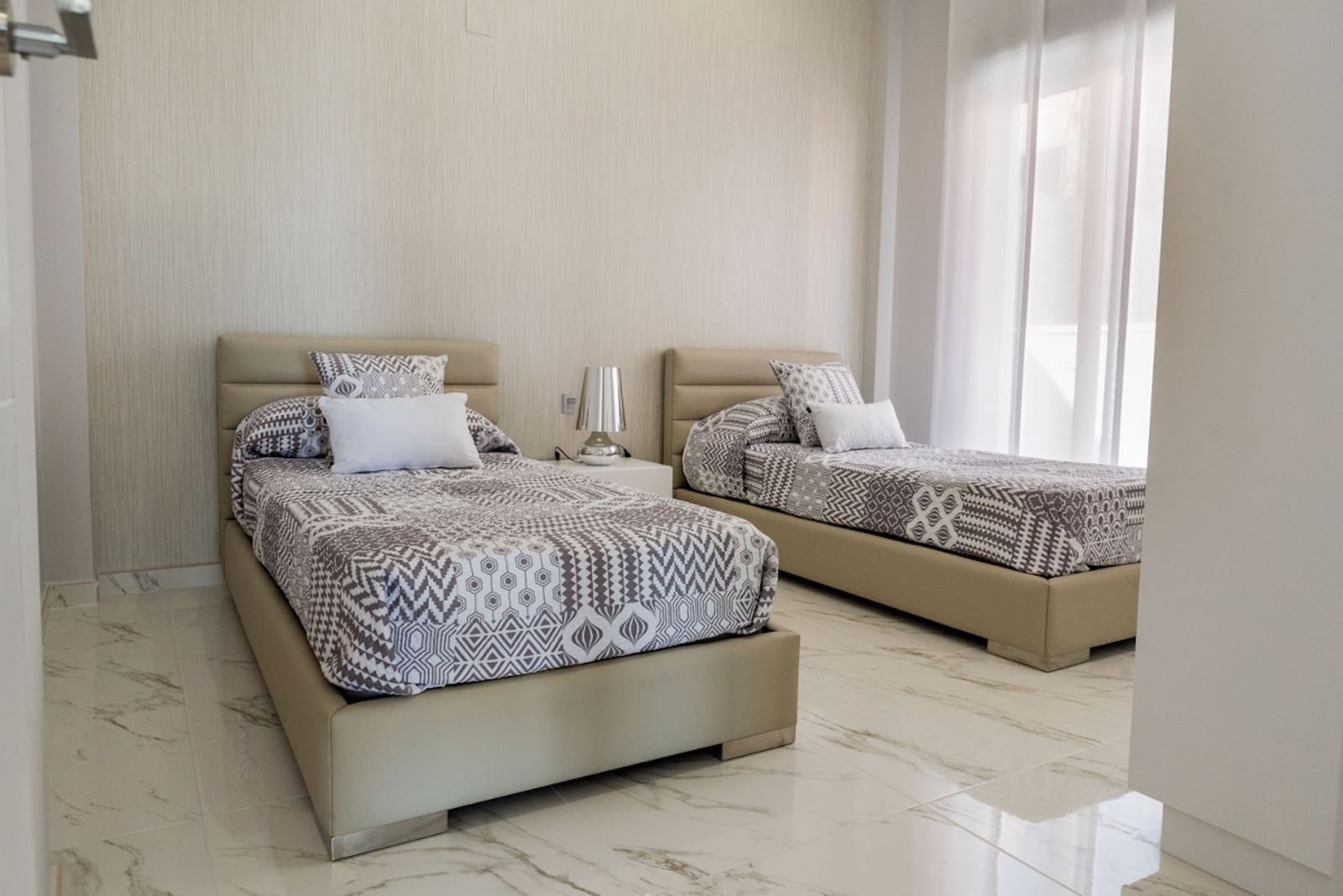 3 chambre Villa/Maison à vendre à Villamartin avec piscine garage - 390 000 € (Ref: 6497266)