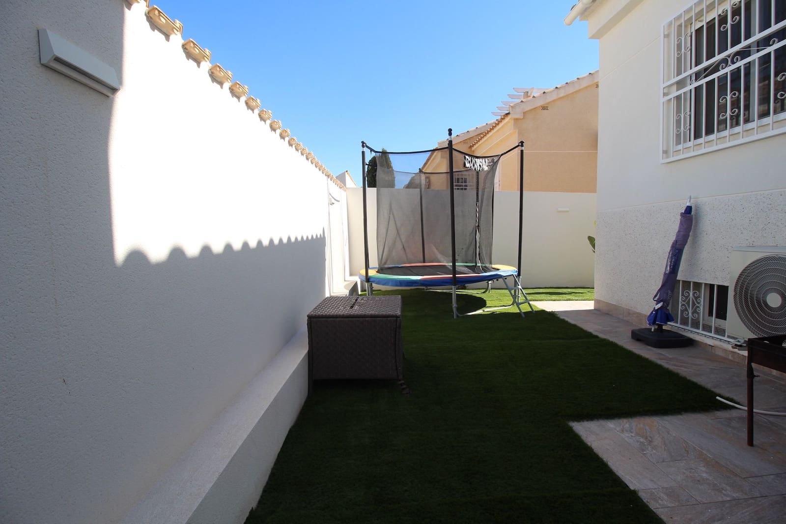 3 bedroom Villa for sale in Playa Flamenca with pool garage - € 350,000 (Ref: 7418279)