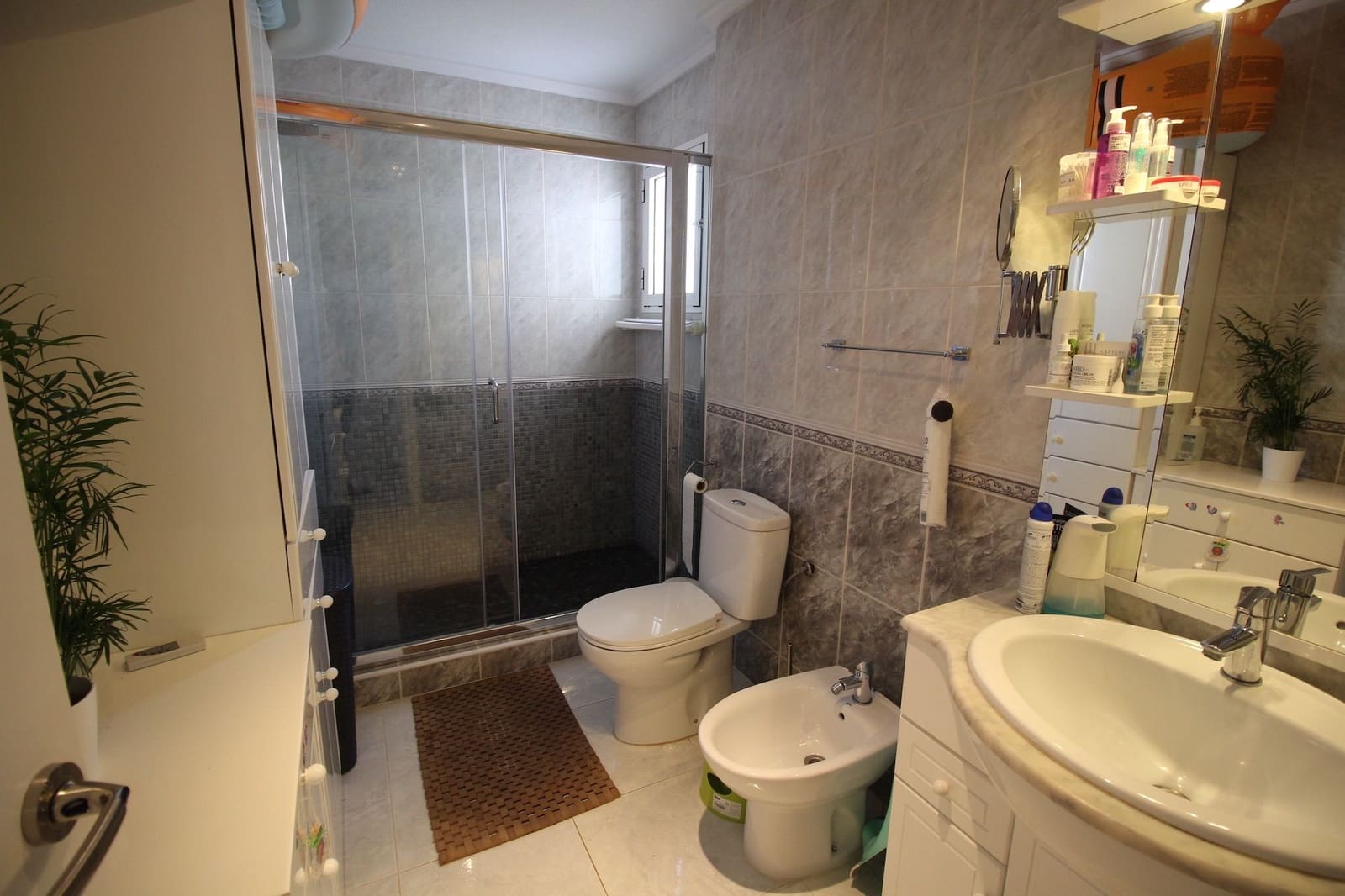 3 bedroom Villa for sale in Playa Flamenca with pool garage - € 350,000 (Ref: 7418279)