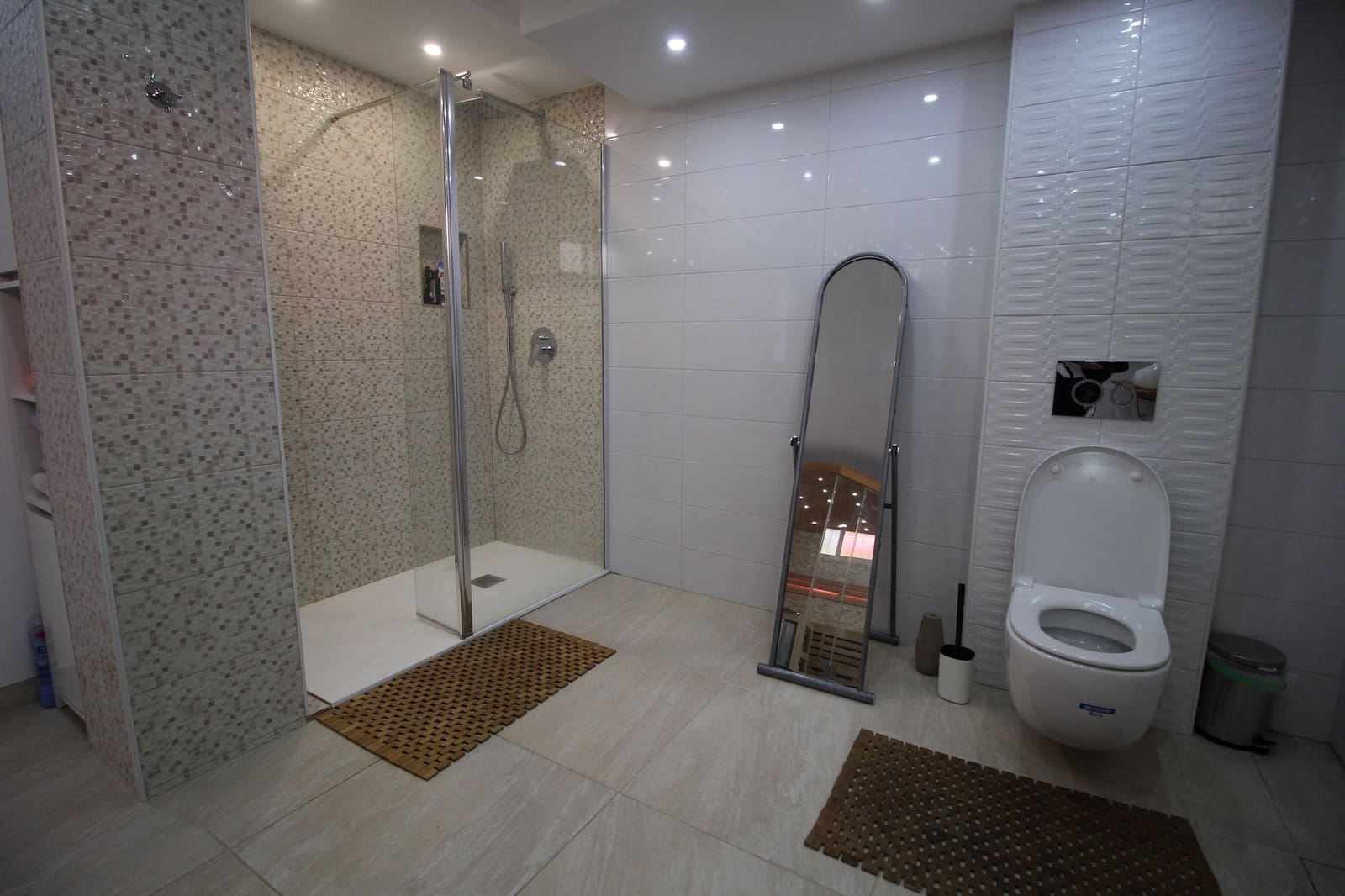 3 bedroom Villa for sale in Playa Flamenca with pool garage - € 350,000 (Ref: 7418279)