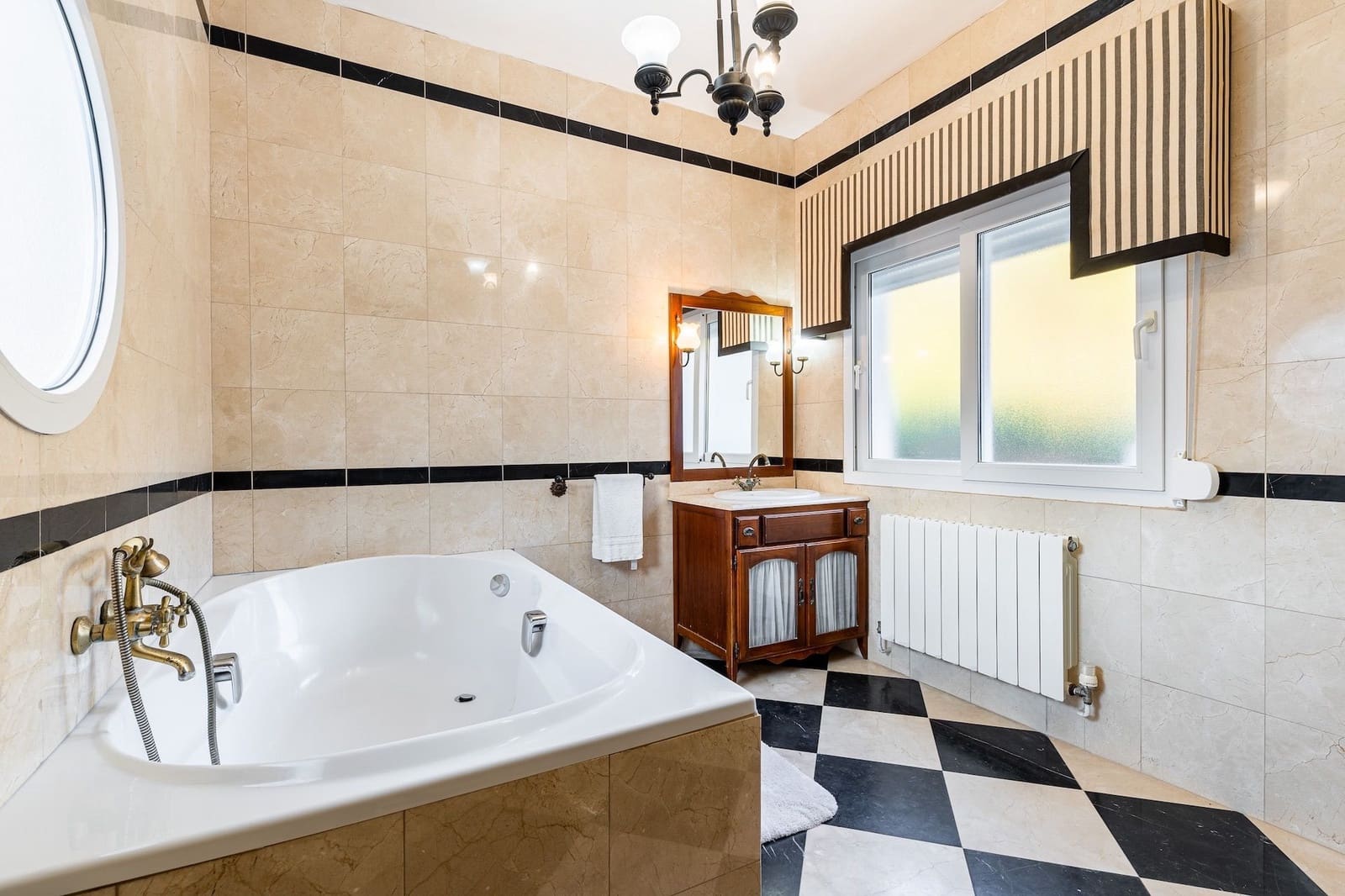 8 bedroom Villa for sale in Dehesa de Campoamor with pool garage - € 1,250,000 (Ref: 7446573)