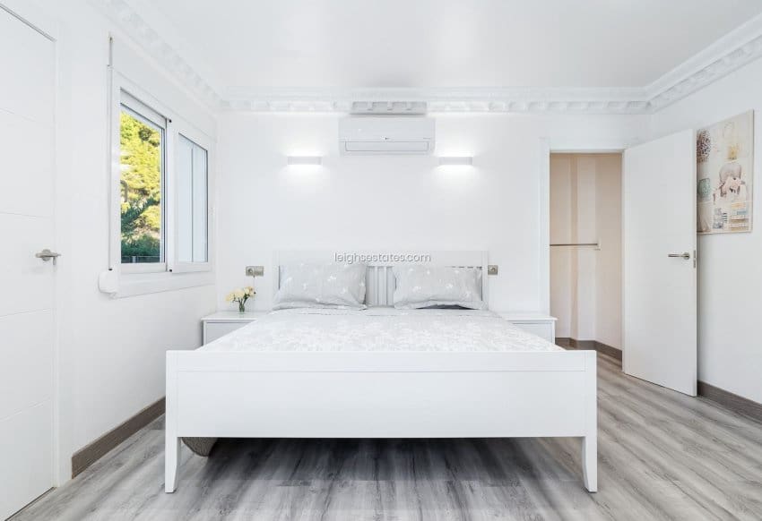 8 bedroom Villa for sale in Dehesa de Campoamor with pool garage - € 1,350,000 (Ref: 7446573)