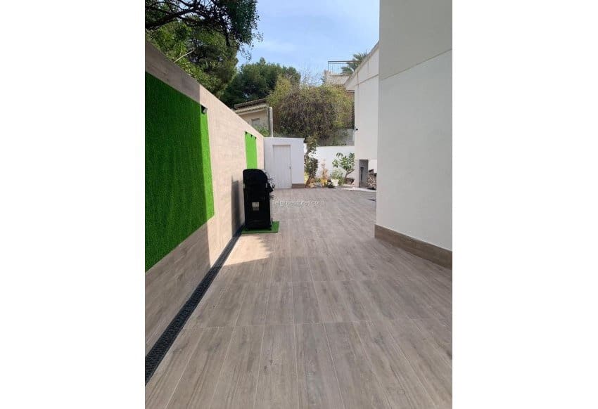 8 bedroom Villa for sale in Dehesa de Campoamor with pool garage - € 1,350,000 (Ref: 7446573)