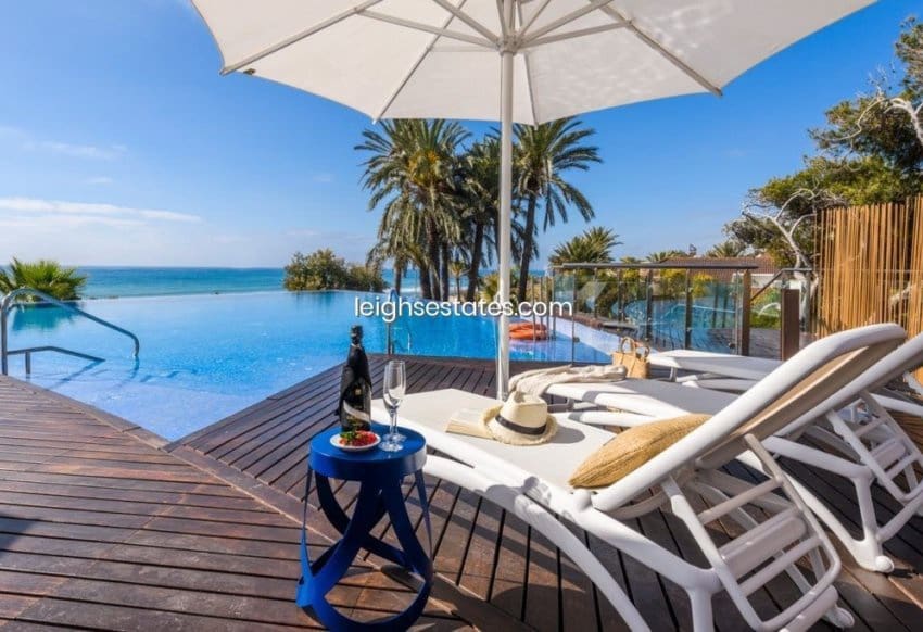 8 bedroom Villa for sale in Dehesa de Campoamor with pool garage - € 1,350,000 (Ref: 7446573)