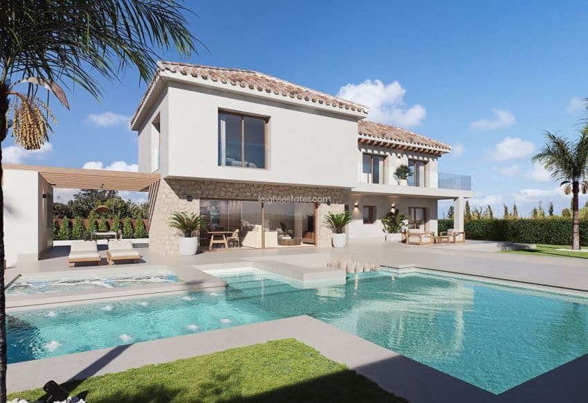 4 sovrum Villa till salu i Cabo Roig med pool garage - 1 575 000 € (Ref: 7647560)