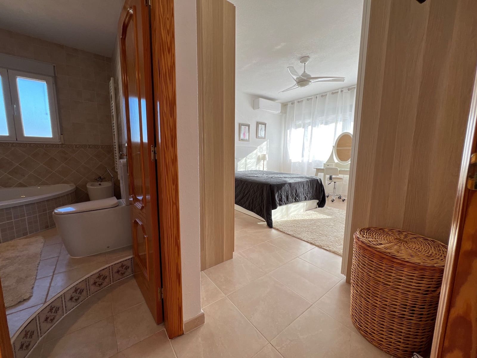 4 bedroom Villa for sale in Pinar de Campoverde with pool garage - € 699,000 (Ref: 8072389)