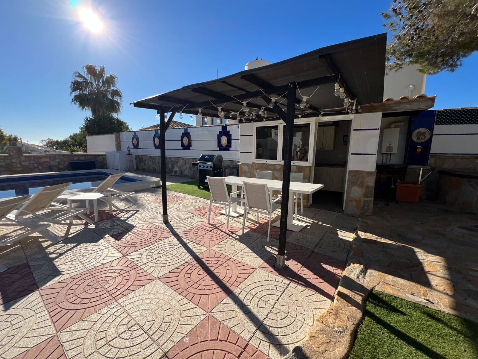 4 bedroom Villa for sale in Pinar de Campoverde with pool garage - € 699,000 (Ref: 8072389)