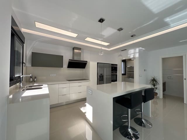 5 soveværelse Villa til salg i San Miguel de Salinas med swimmingpool garage - € 849.000 (Ref: 8246811)