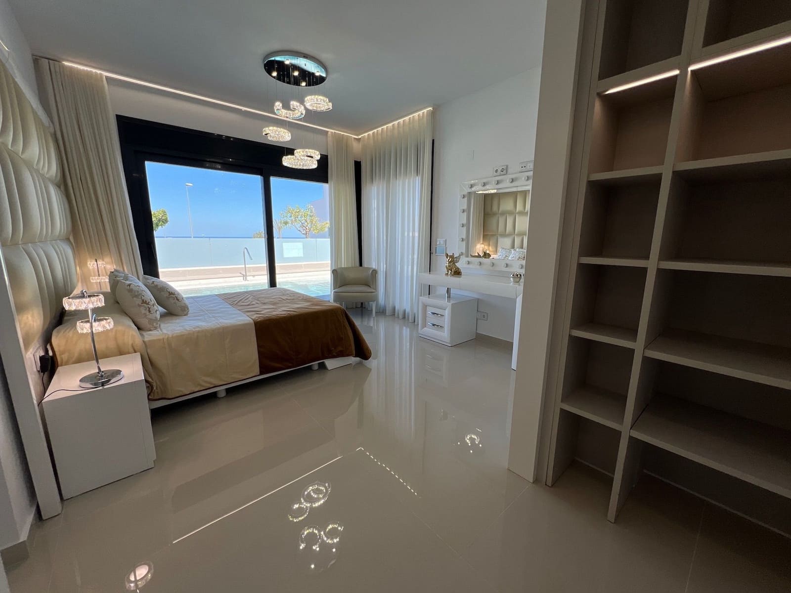 5 soverom Villa til salgs i San Miguel de Salinas med svømmebasseng garasje - € 849 000 (Ref: 8246811)