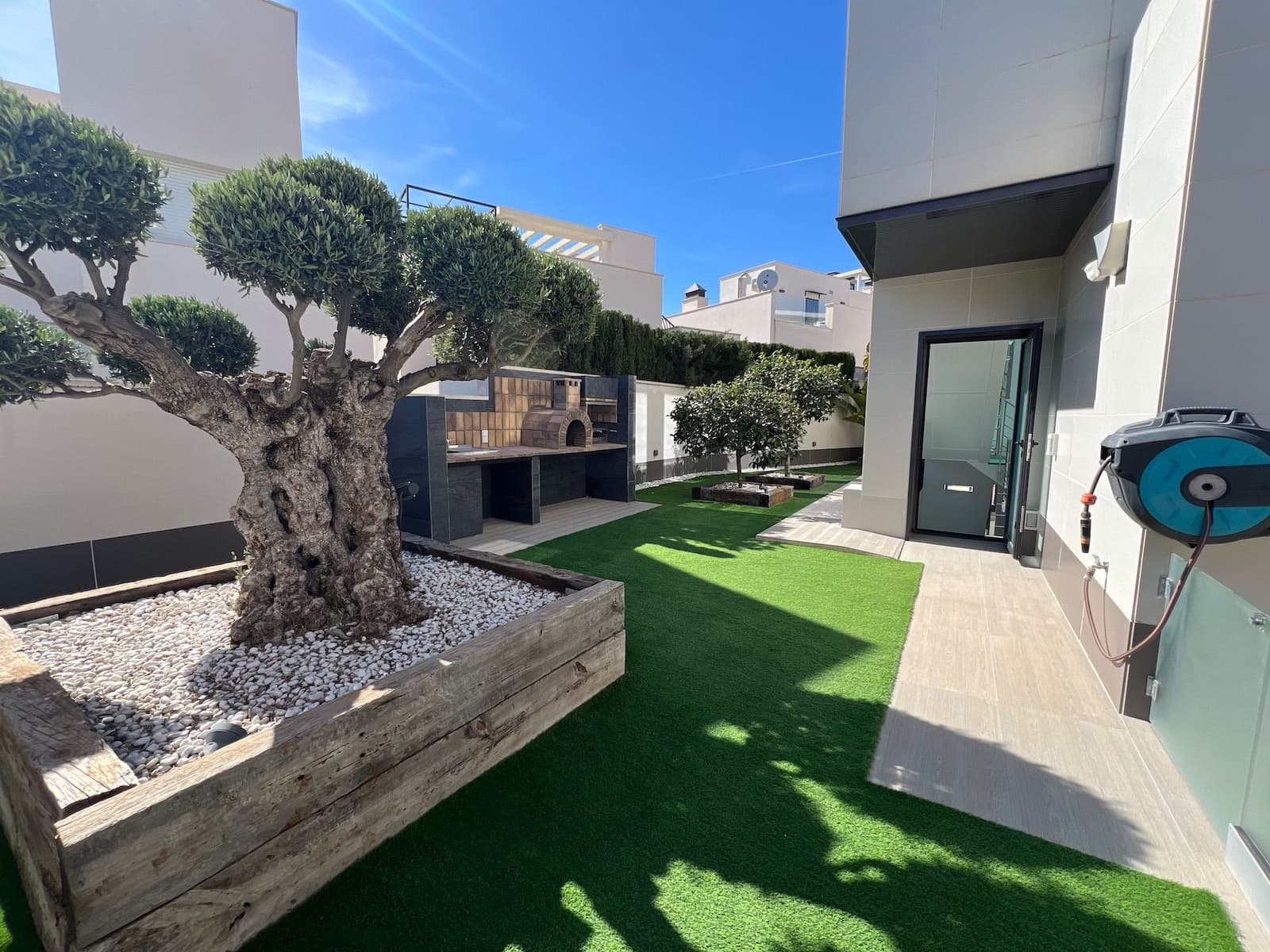 5 soverom Villa til salgs i San Miguel de Salinas med svømmebasseng garasje - € 849 000 (Ref: 8246811)