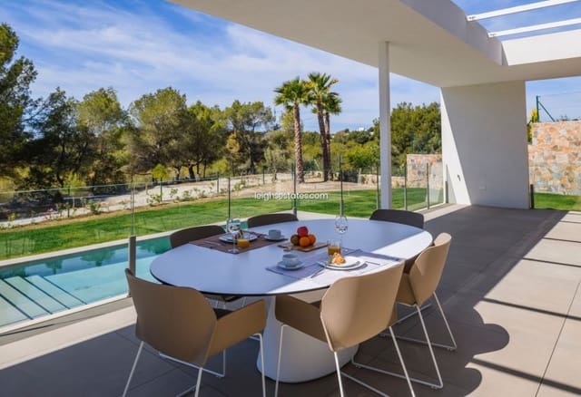 3 quarto Moradia para venda em San Miguel de Salinas com piscina garagem - 1 385 000 € (Ref: 8488703)