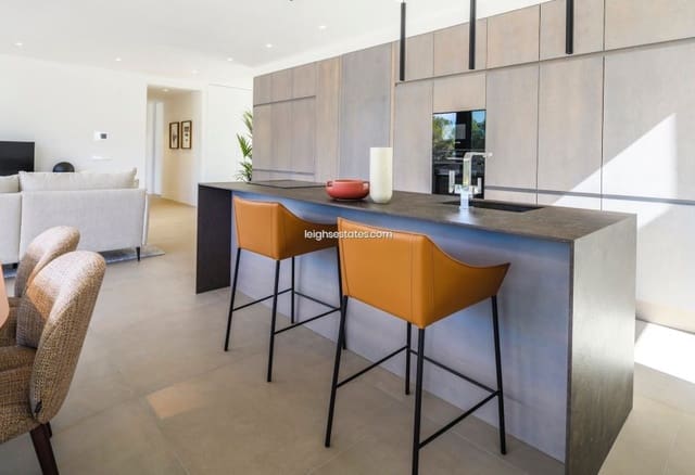 3 quarto Moradia para venda em San Miguel de Salinas com piscina garagem - 1 385 000 € (Ref: 8488703)