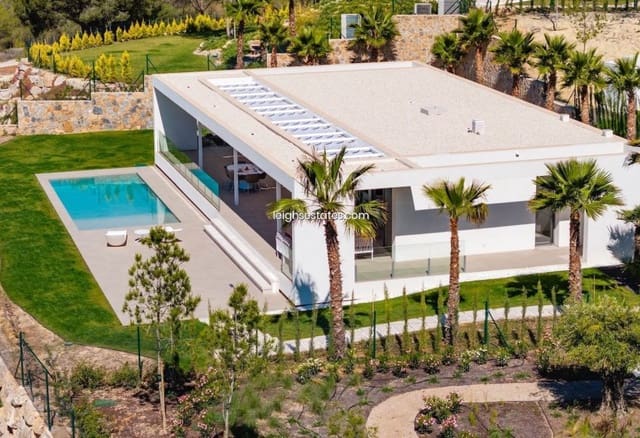 3 quarto Moradia para venda em San Miguel de Salinas com piscina garagem - 1 385 000 € (Ref: 8488703)