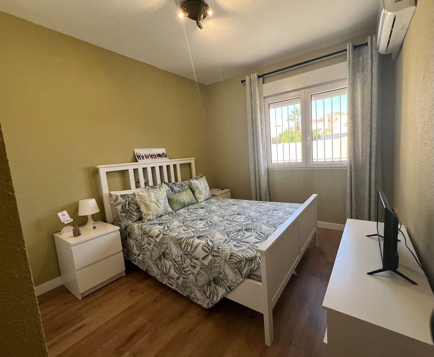 3 quarto Moradia para venda em Villamartin com piscina garagem - 432 000 € (Ref: 8588084)