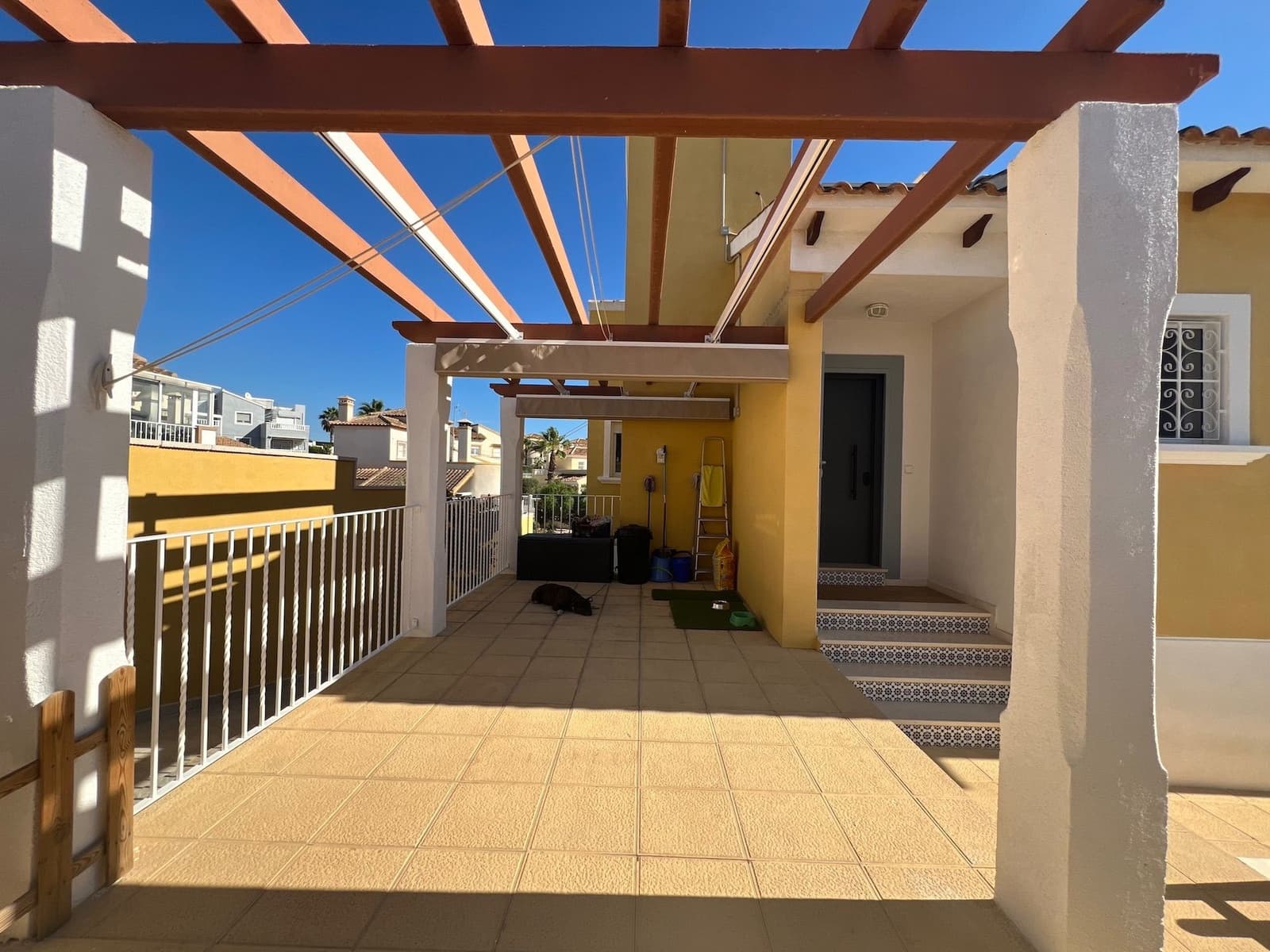 3 quarto Moradia para venda em Villamartin com piscina garagem - 432 000 € (Ref: 8588084)