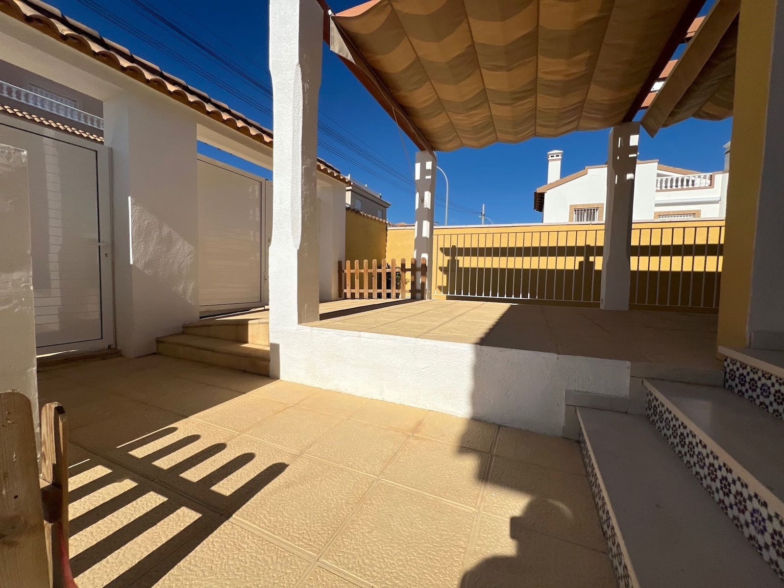 3 quarto Moradia para venda em Villamartin com piscina garagem - 432 000 € (Ref: 8588084)