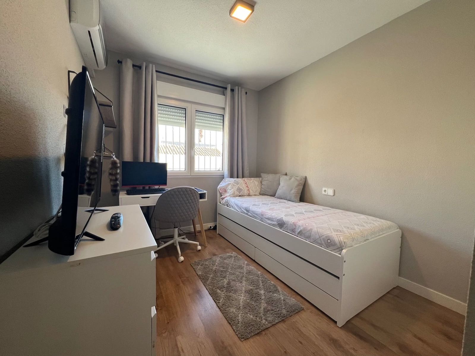 3 quarto Moradia para venda em Villamartin com piscina garagem - 432 000 € (Ref: 8588084)