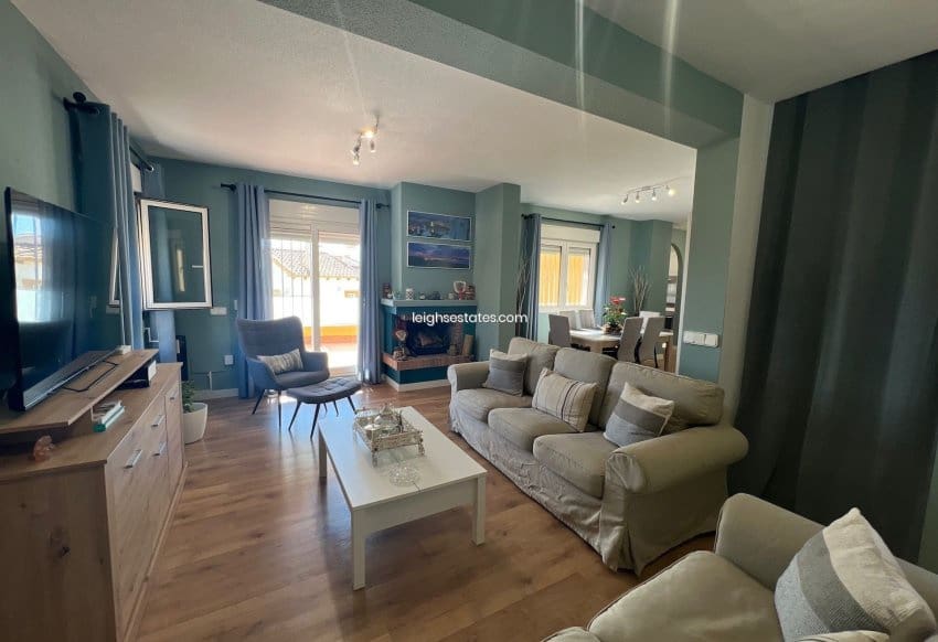 Chalet de 3 habitaciones en Villamartin en venta con piscina garaje - 432.000 € (Ref: 8588084)