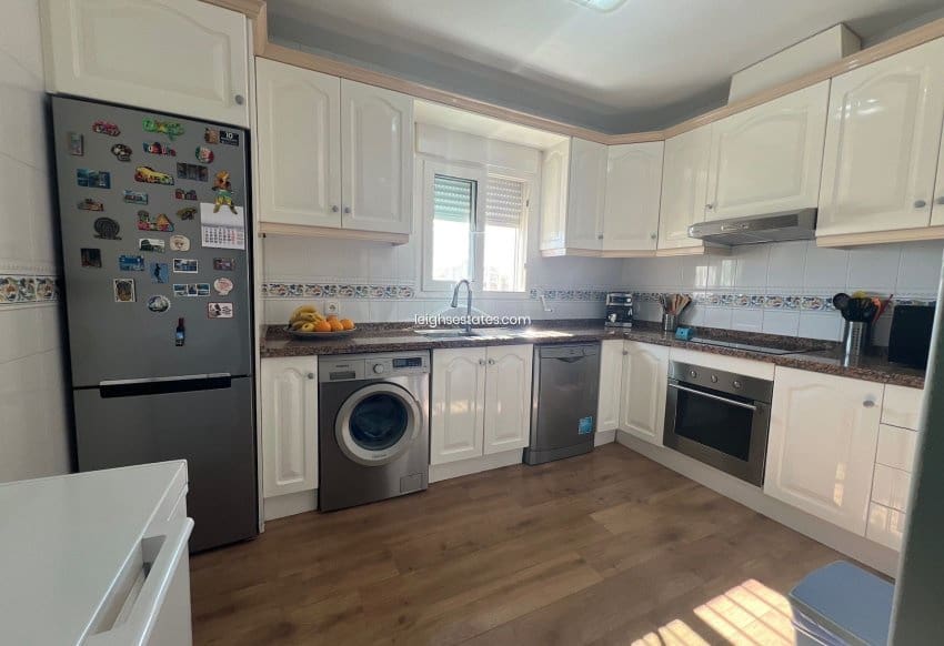 Chalet de 3 habitaciones en Villamartin en venta con piscina garaje - 432.000 € (Ref: 8588084)