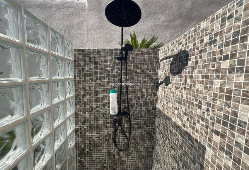 Chalet de 3 habitaciones en Villamartin en venta con piscina garaje - 432.000 € (Ref: 8588084)