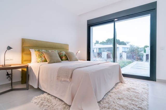 3 sovrum Villa till salu i San Miguel de Salinas med pool garage - 1 100 000 € (Ref: 8603323)