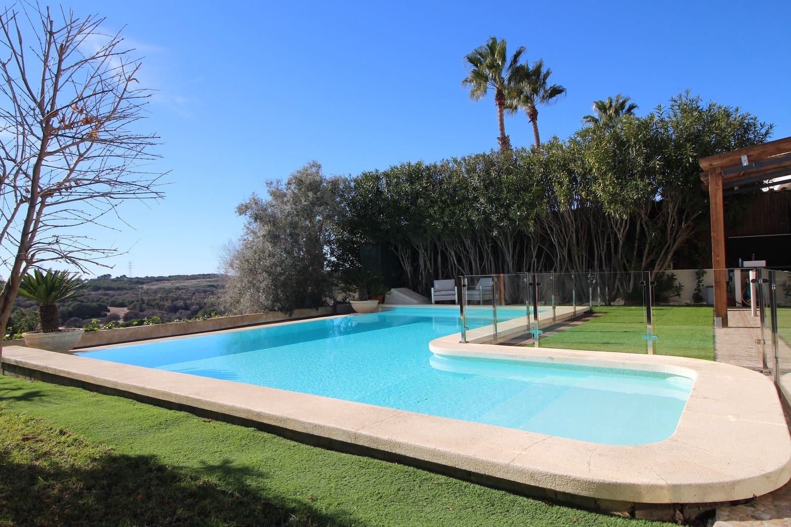 4 slaapkamer Villa te koop in Villamartin met zwembad garage - € 830.000 (Ref: 8723688)