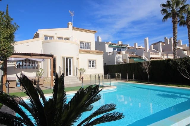 4 slaapkamer Villa te koop in Villamartin, Orihuela met zwembad garage - € 830.000 (Ref: 8723688)