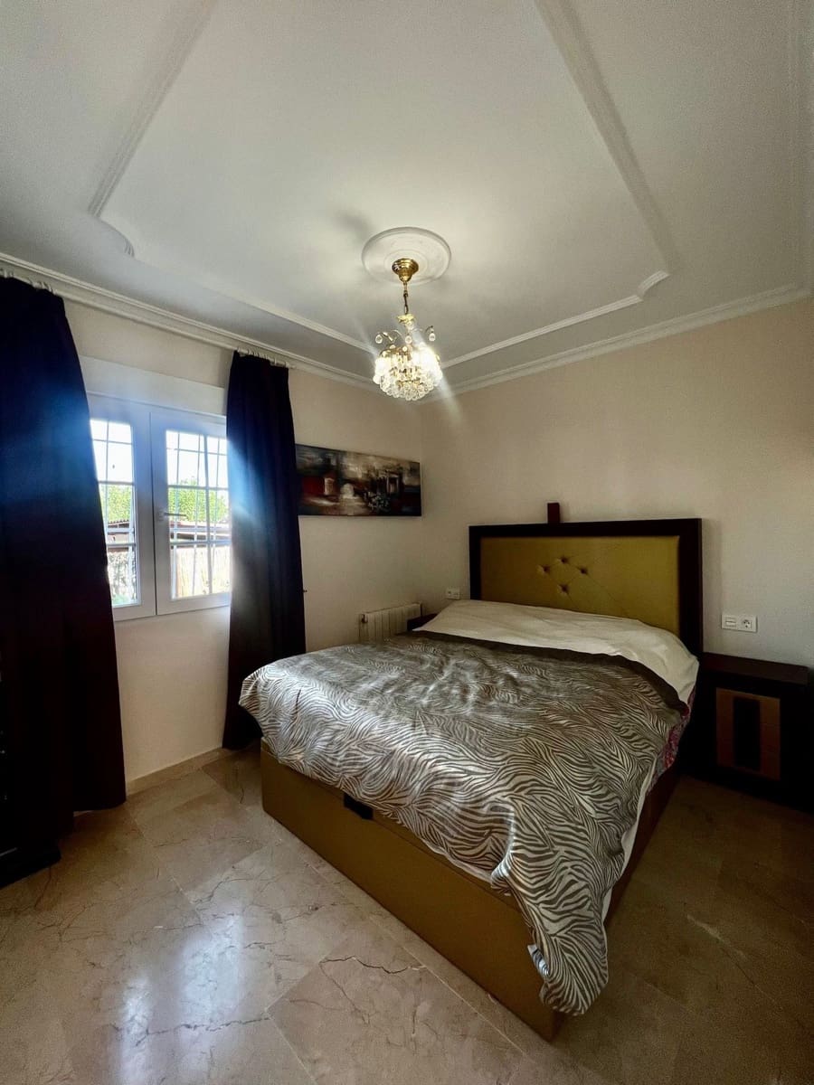 4 slaapkamer Villa te koop in Villamartin met zwembad garage - € 830.000 (Ref: 8723688)