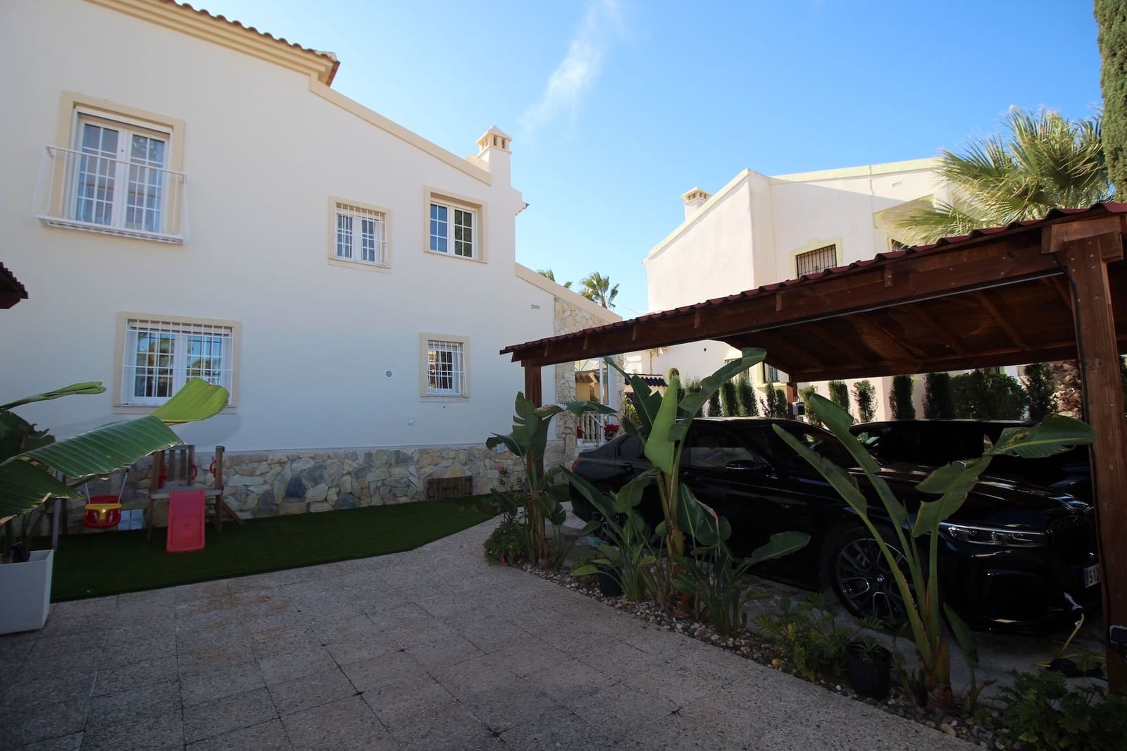 4 slaapkamer Villa te koop in Villamartin met zwembad garage - € 830.000 (Ref: 8723688)
