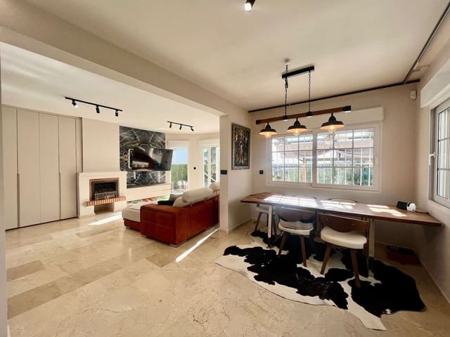 4 slaapkamer Villa te koop in Villamartin, Orihuela met zwembad garage - € 830.000 (Ref: 8723688)