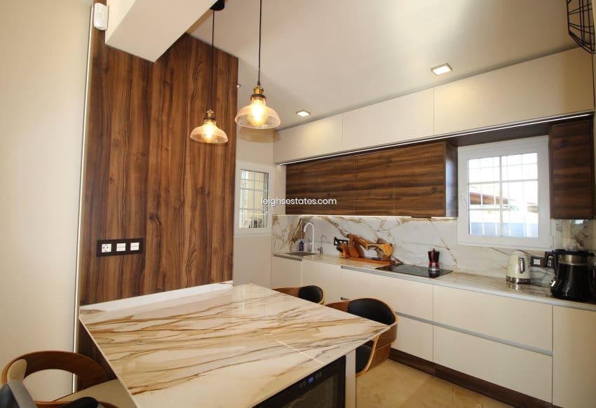 4 camera da letto Villa in vendita in Villamartin con piscina garage - 830.000 € (Rif: 8723688)