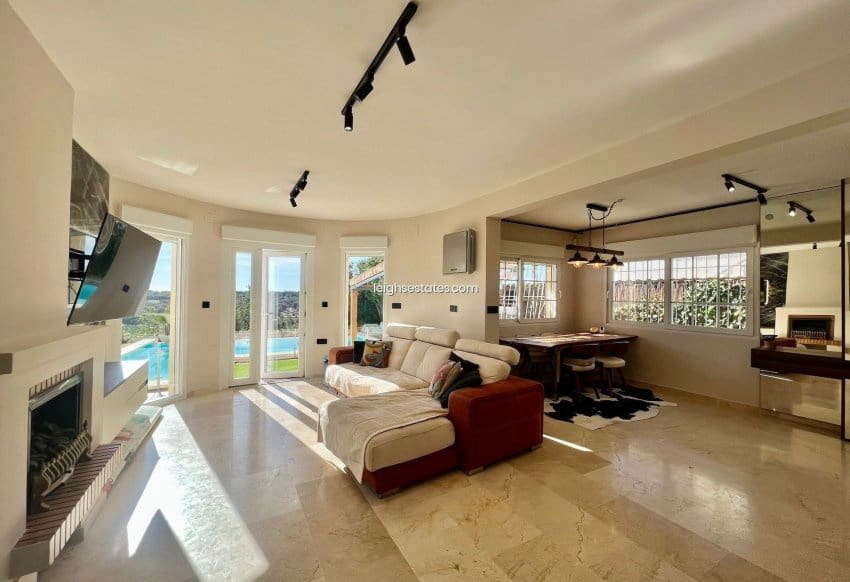 4 camera da letto Villa in vendita in Villamartin con piscina garage - 830.000 € (Rif: 8723688)