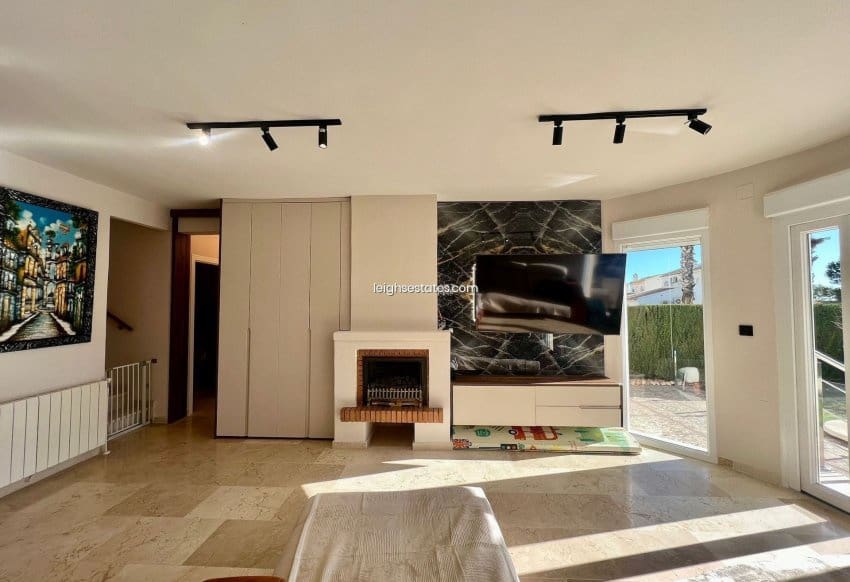 4 camera da letto Villa in vendita in Villamartin con piscina garage - 830.000 € (Rif: 8723688)