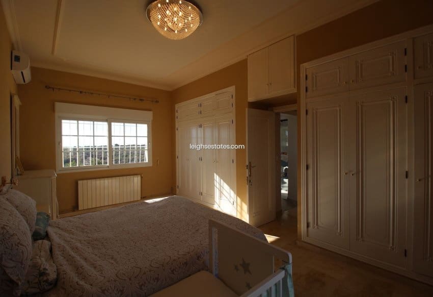 4 camera da letto Villa in vendita in Villamartin con piscina garage - 830.000 € (Rif: 8723688)