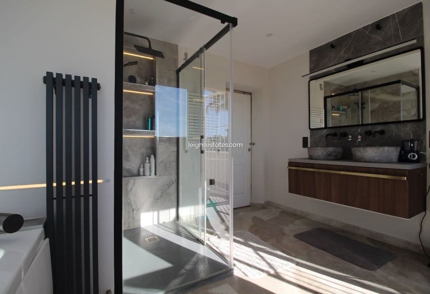 4 camera da letto Villa in vendita in Villamartin con piscina garage - 830.000 € (Rif: 8723688)