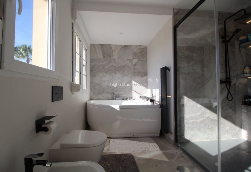 4 camera da letto Villa in vendita in Villamartin con piscina garage - 830.000 € (Rif: 8723688)