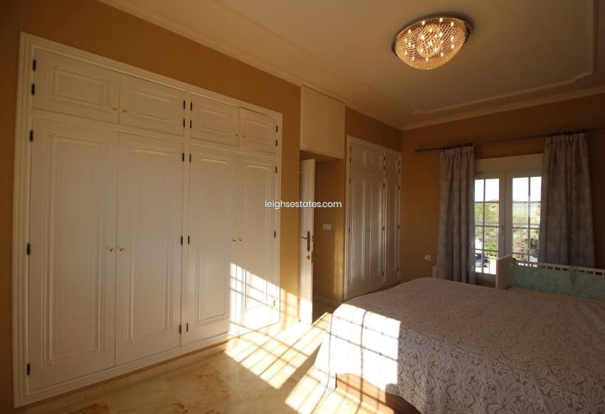 4 camera da letto Villa in vendita in Villamartin con piscina garage - 830.000 € (Rif: 8723688)